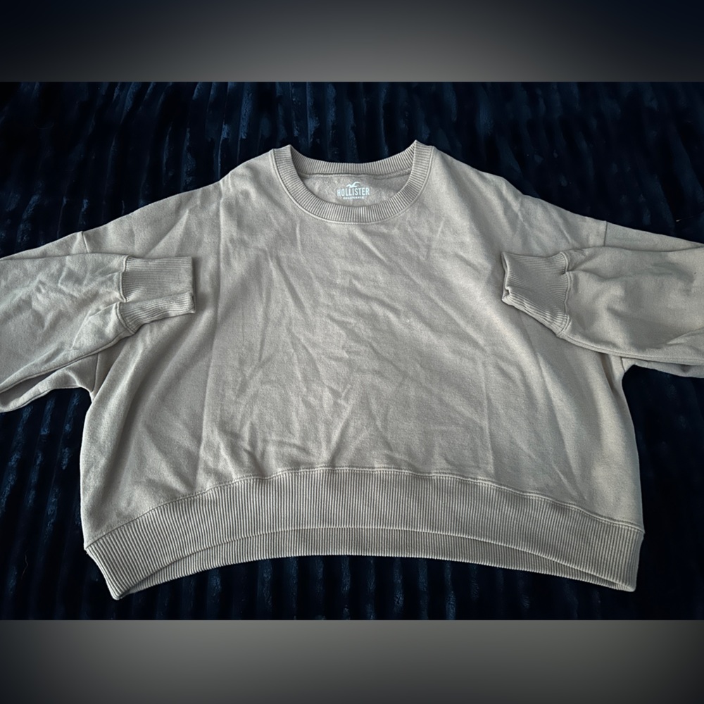 Holister cropped crew neck